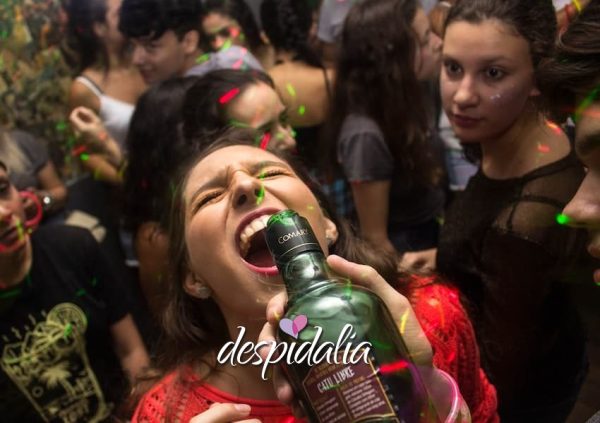 Divertenti giochi di bevute per una festa di addio al nubilato