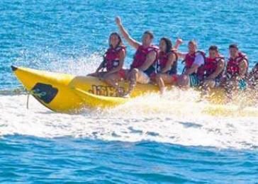 Banana a Sitges per addio al nubilato e celibato