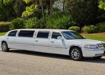 Tour limousine Lincoln a Barcellona per addio al nubilato e celibato