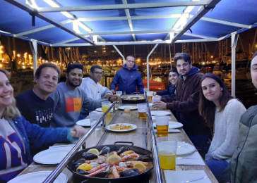 Crociera con cena a Barcellona per addio al nubilato e gruppi