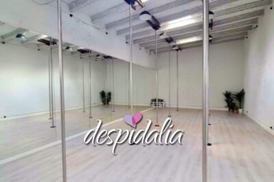 Pole dance a Barcellona per un addio al nubilato